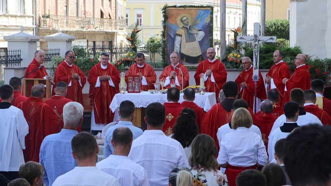 Biskup Radoš predslavio misu povodom svetkovine sv. Lovre, zaštitnika Požeške biskupije i njezina Caritasa